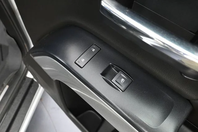 Used 2019 Silver Chevrolet LT image 42