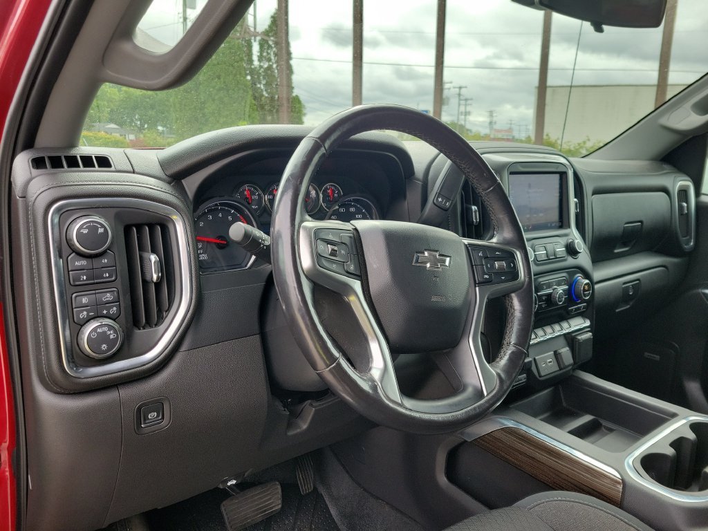 Used 2019 CAJUN RED TINTCOAT Chevrolet RST image 21