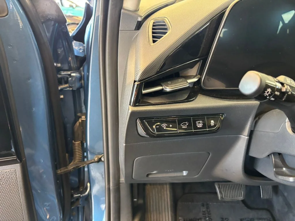 Used 2023 Blue Kia SX image 16