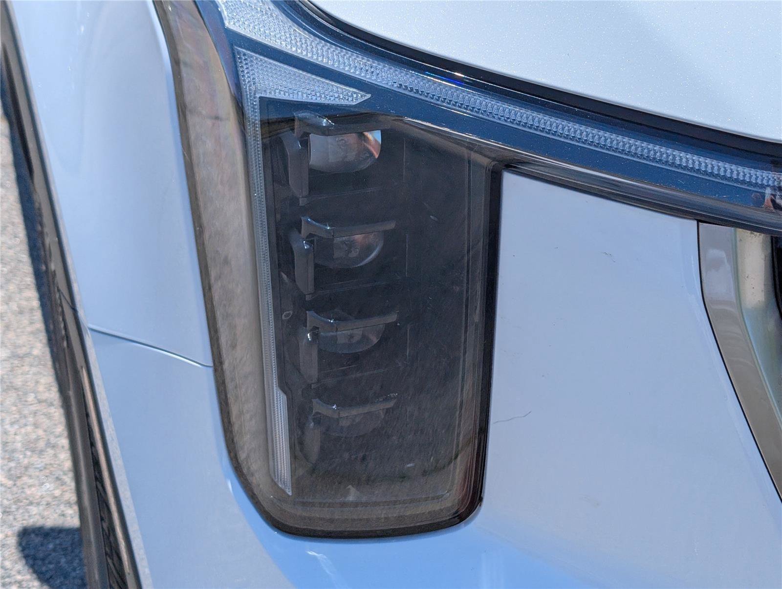 Used 2025 Glacial White Pearl Kia S image 4