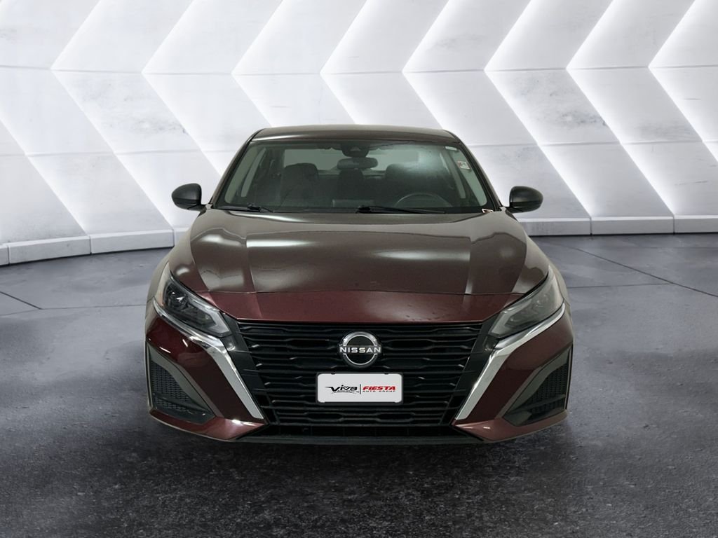 Used 2024 Red Nissan 2.5 SV image 2