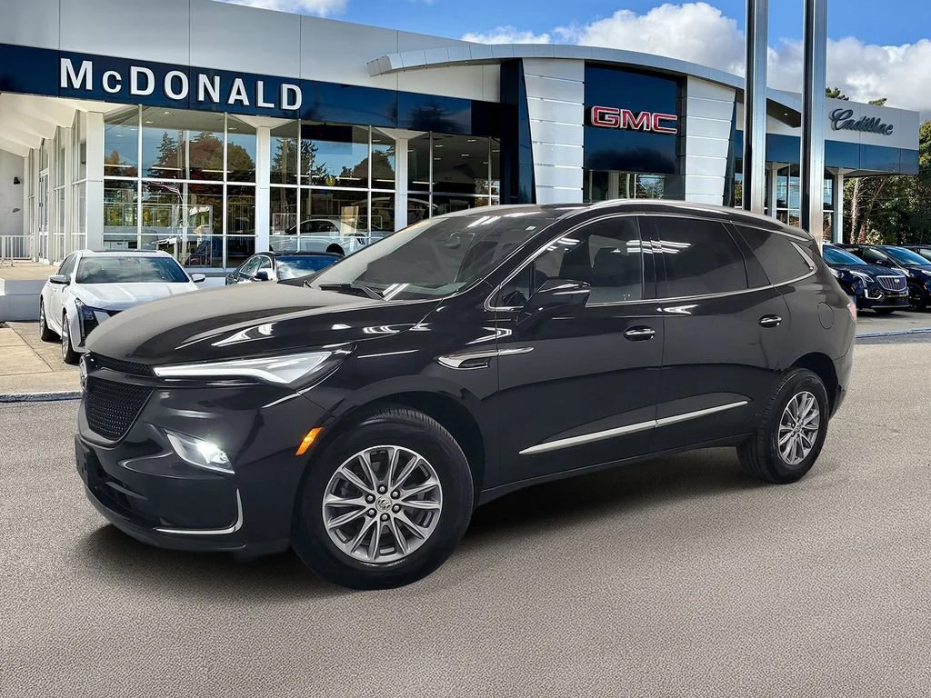 2024 Buick Enclave Essence AWD's photo