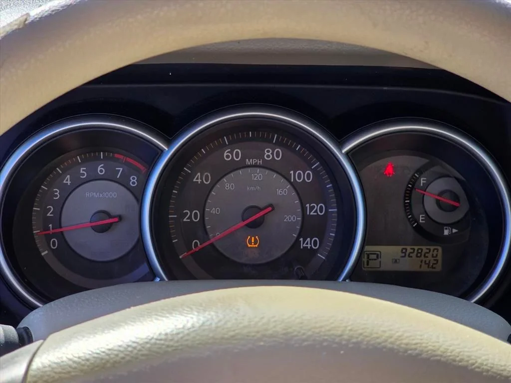 Used 2007 Red Nissan 1.8 SL image 5
