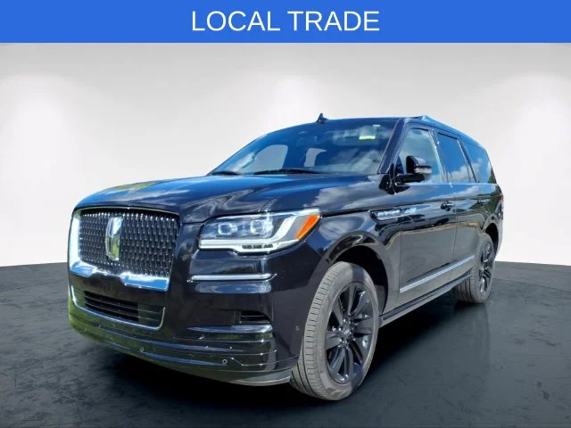 Used 2022 Black Lincoln Reserve image 3