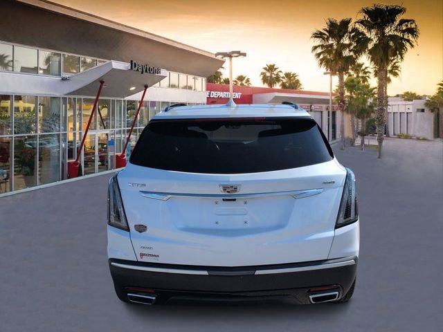 Used 2022 White Cadillac Sport image 4