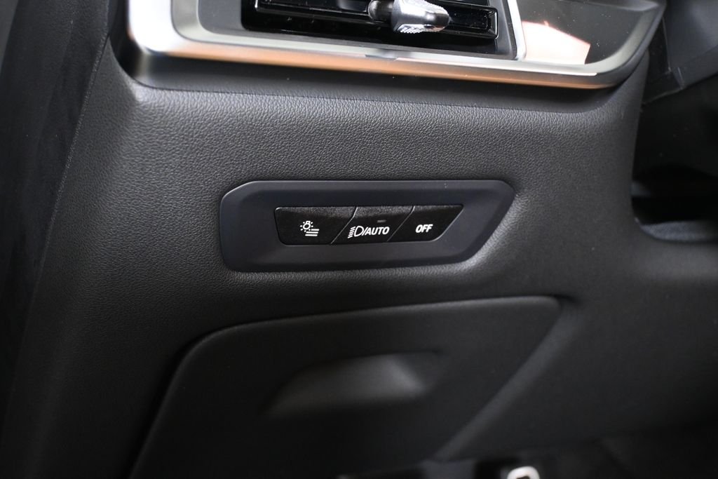 New 2026 Carbon Black Metallic BMW xDrive50e image 26
