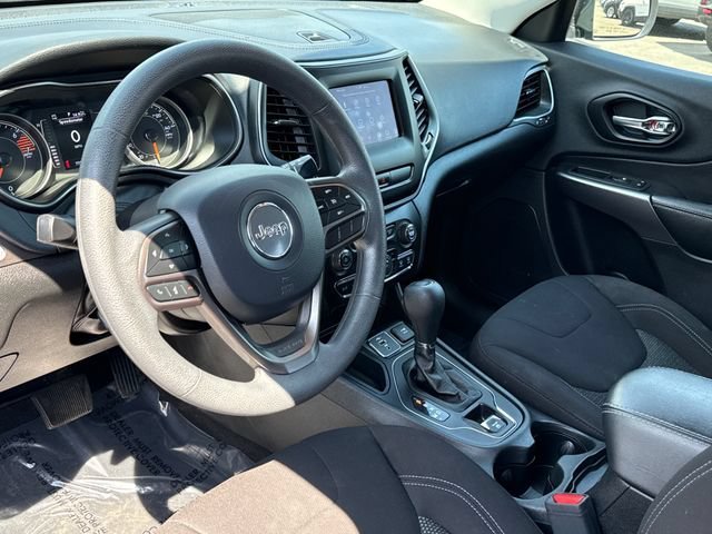 Used 2020 Billet Silver Metallic Clearcoat Jeep Latitude image 16