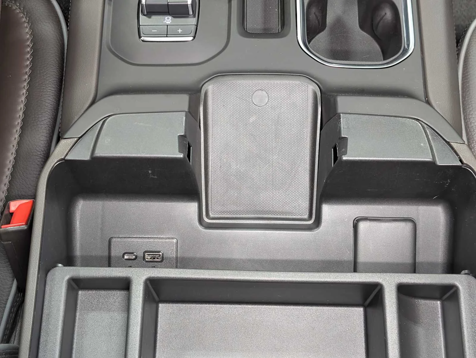 Used 2023 Onyx Black GMC Denali image 24