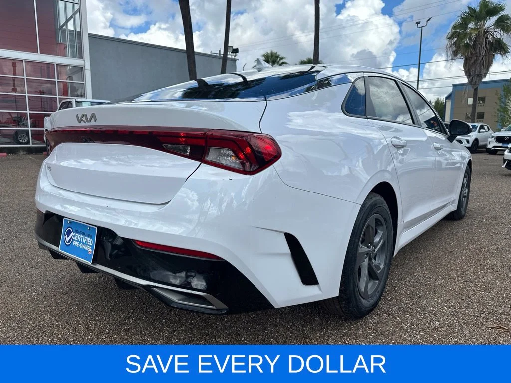 Used 2023 White Kia LXS image 4
