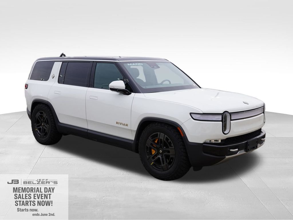 2023 Rivian R1S's photo