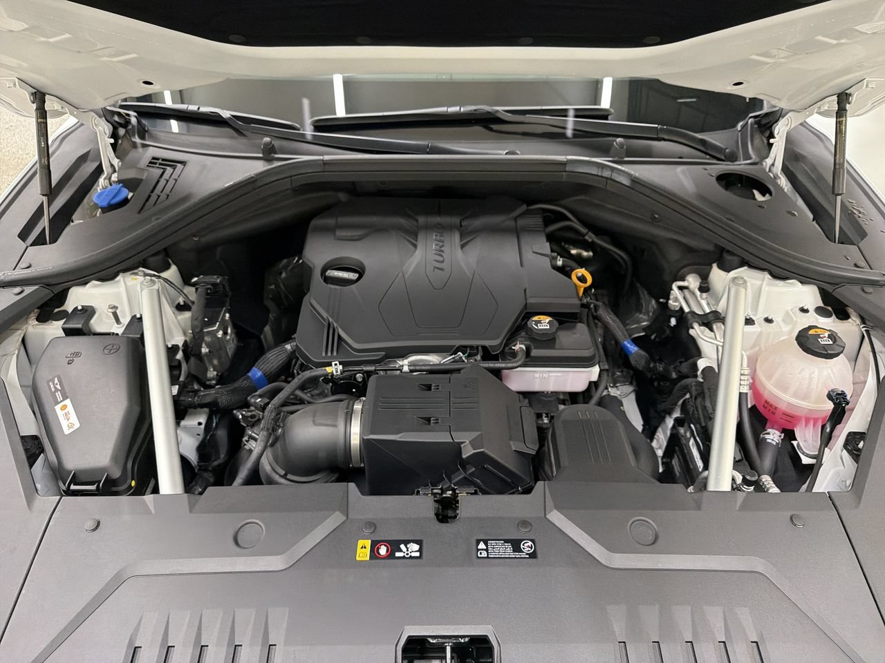2024 GENESIS GV70 Standard - Photo 11