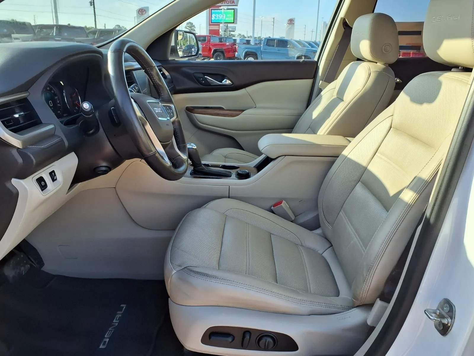 Used 2017 White GMC Denali image 18