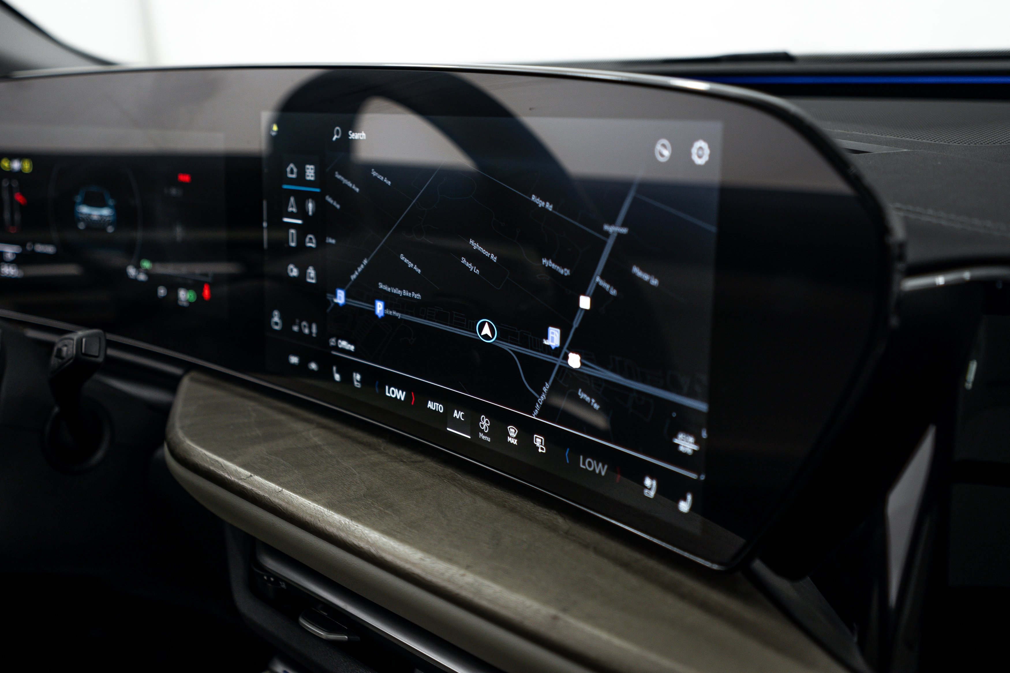 Used 2025 Navarra Blue Metallic Audi Premium Plus image 9
