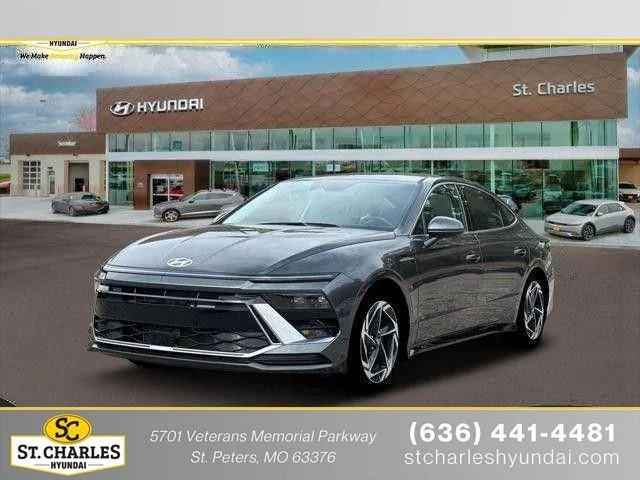 Used 2026 Gray Hyundai SEL Sport image 1