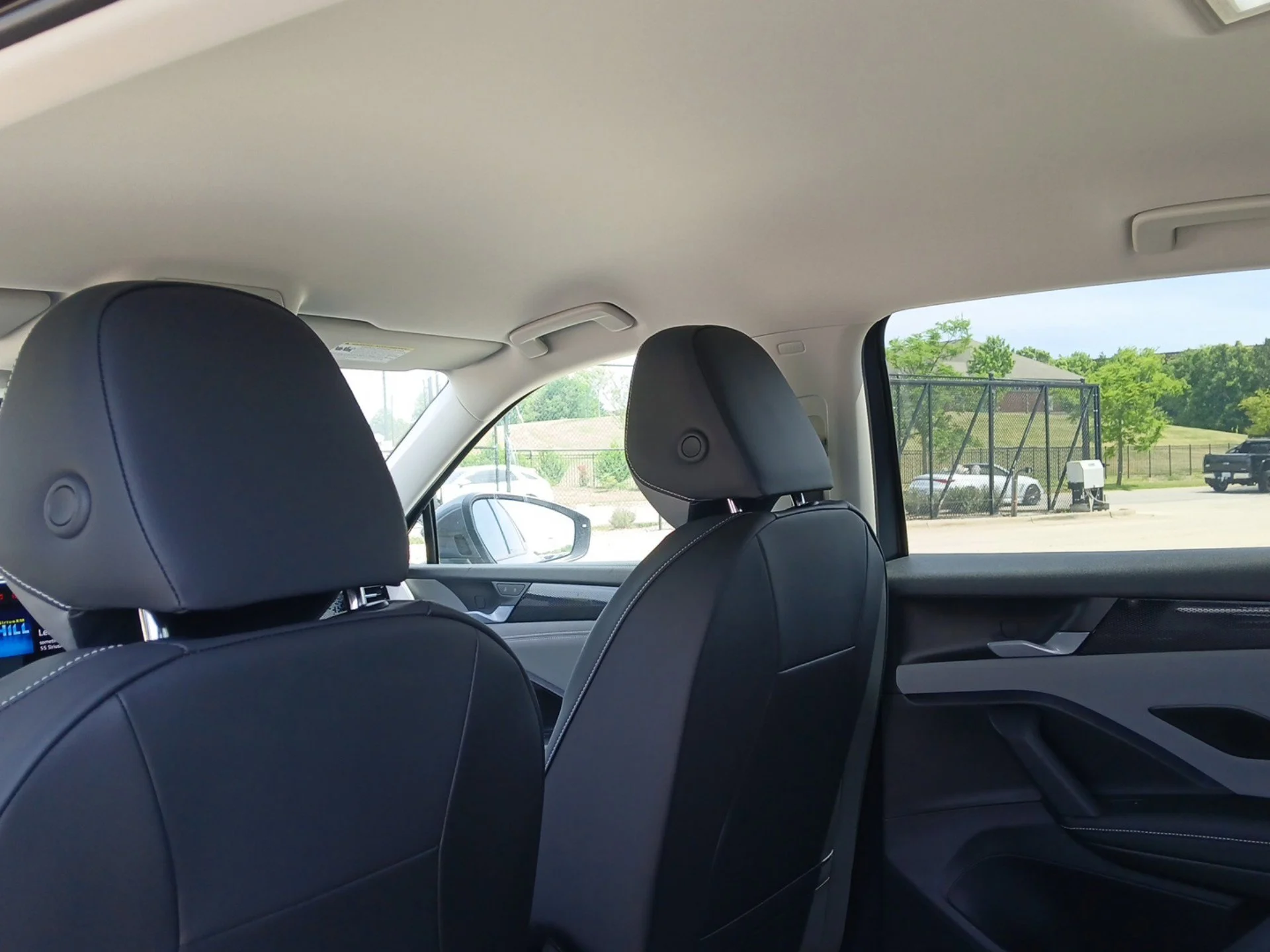 New 2026 Platinum Gray Metallic Volkswagen 2.0T SE image 21