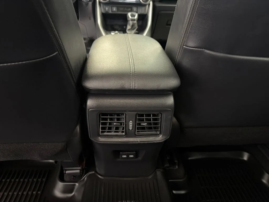 Used 2022 Lunar Rock Toyota Hybrid XLE Premium image 15