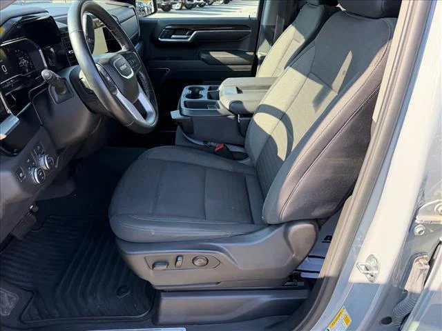 Used 2024  GMC ELEVATION image 9