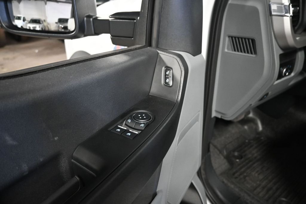 New 2026 Oxford White Ford XL image 12