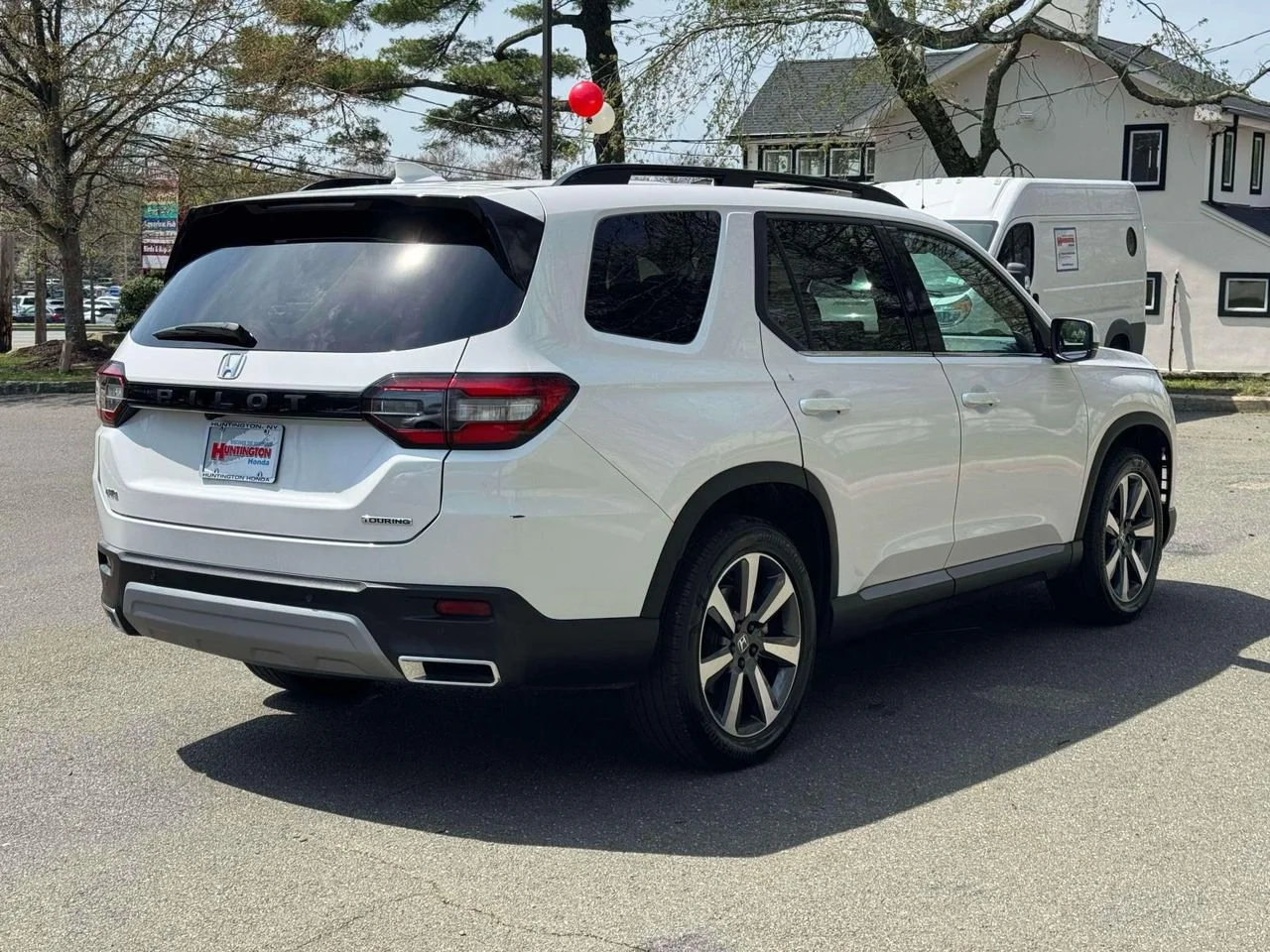 Used 2025 Platinum White Pearl Honda Touring image 7