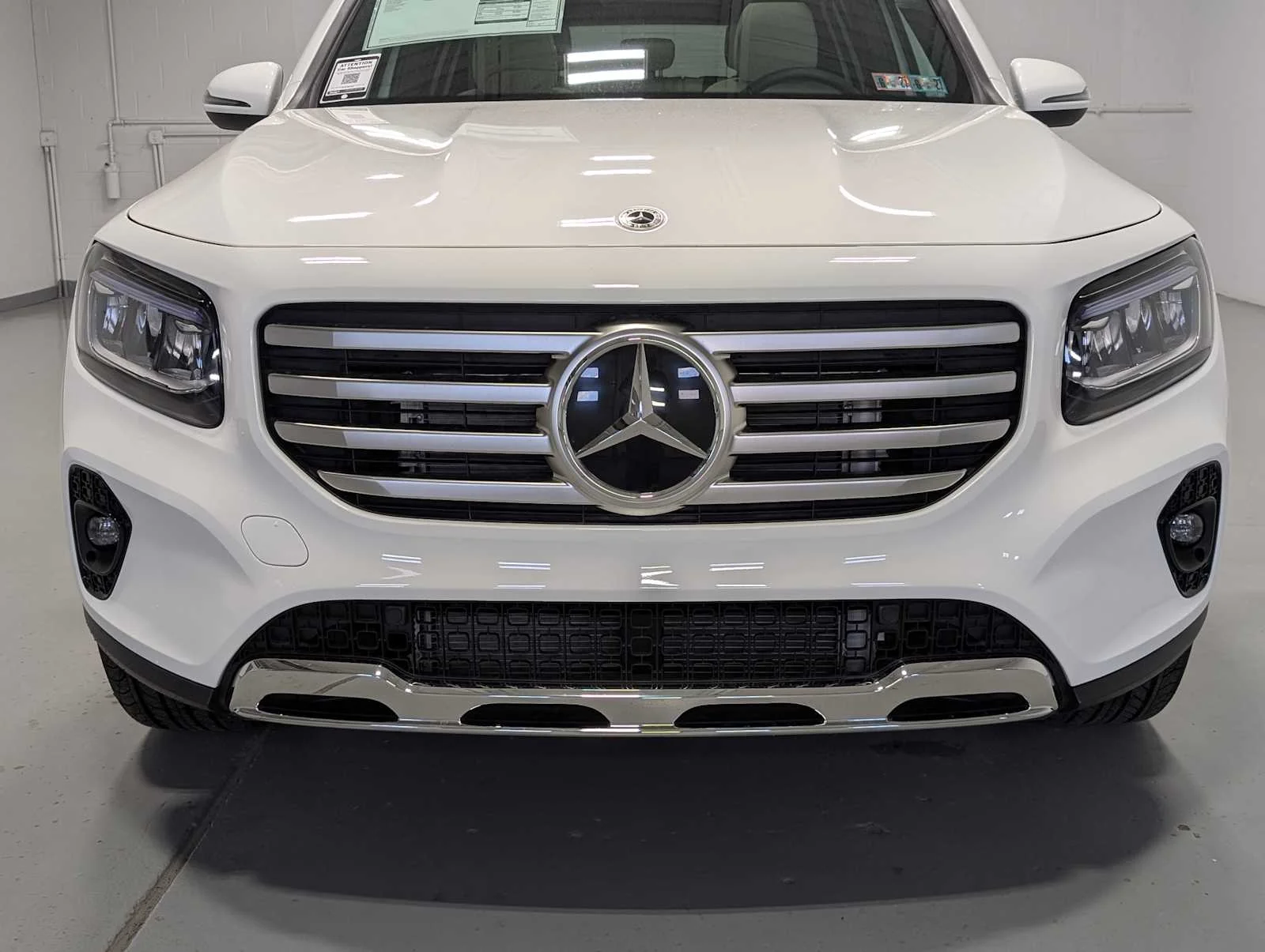 Used 2026 Polar White Mercedes-Benz GLB 250 image 2