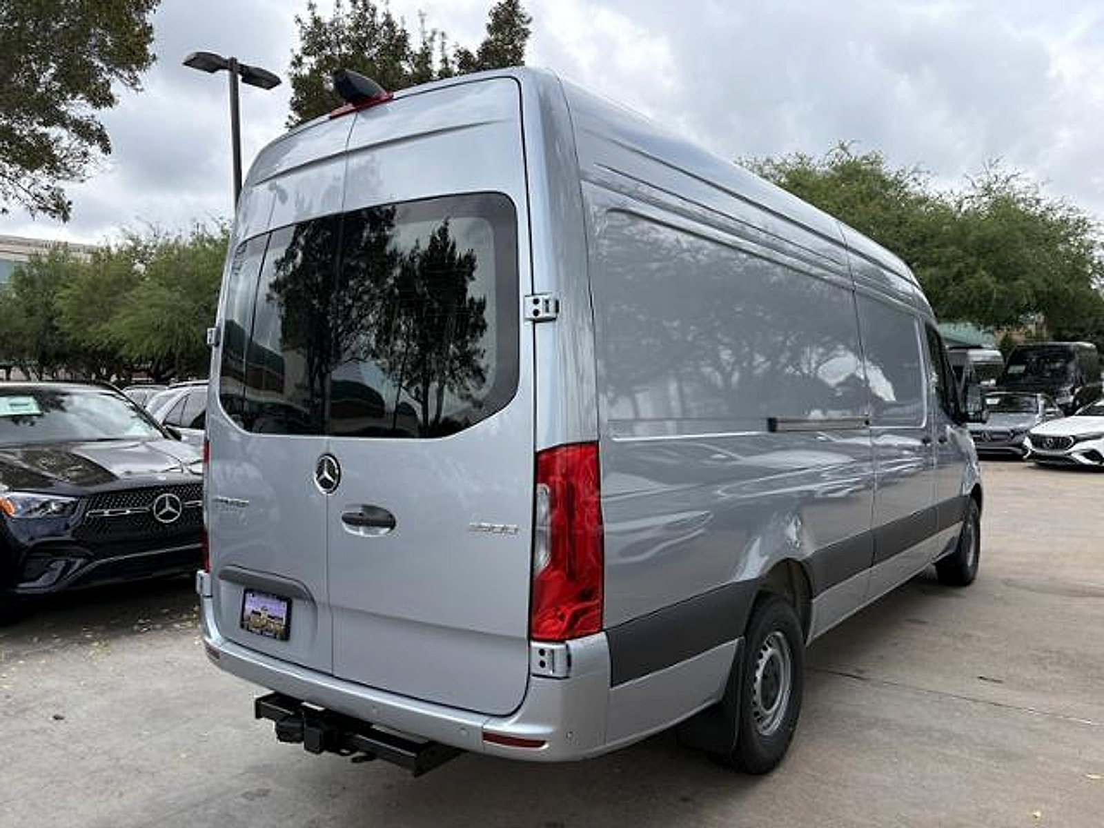 New 2026 high-tech silver metallic Mercedes-Benz  image 27