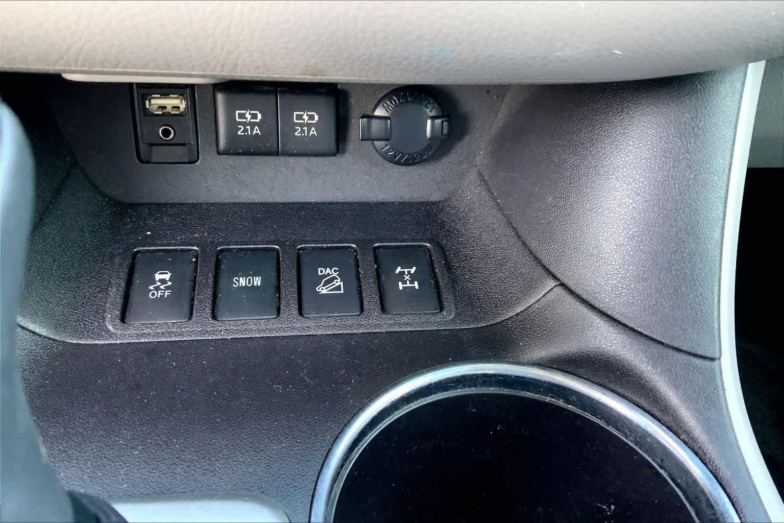 Used 2018 Shoreline Blue Pearl Toyota Limited Platinum image 35
