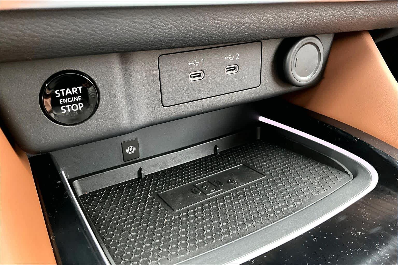 New 2026 2T WHT BLK XKJP Nissan Platinum image 19