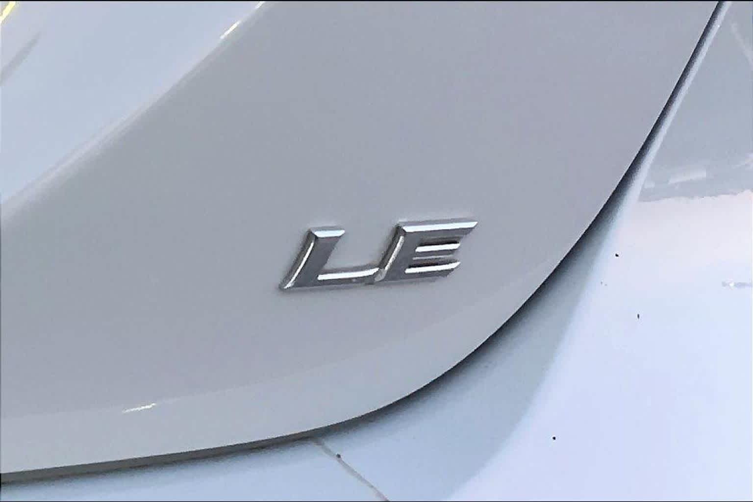 Used 2022 Ice Edge Toyota LE image 9