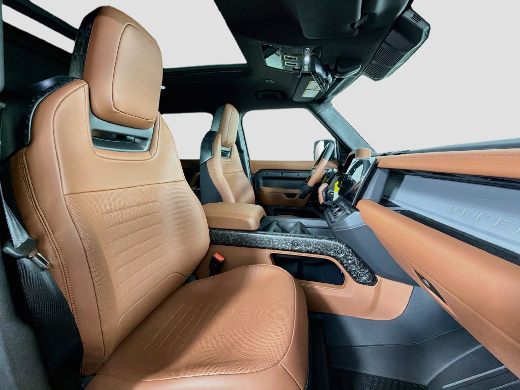 New 2026 Charente Grey Land Rover  OCTA image 30