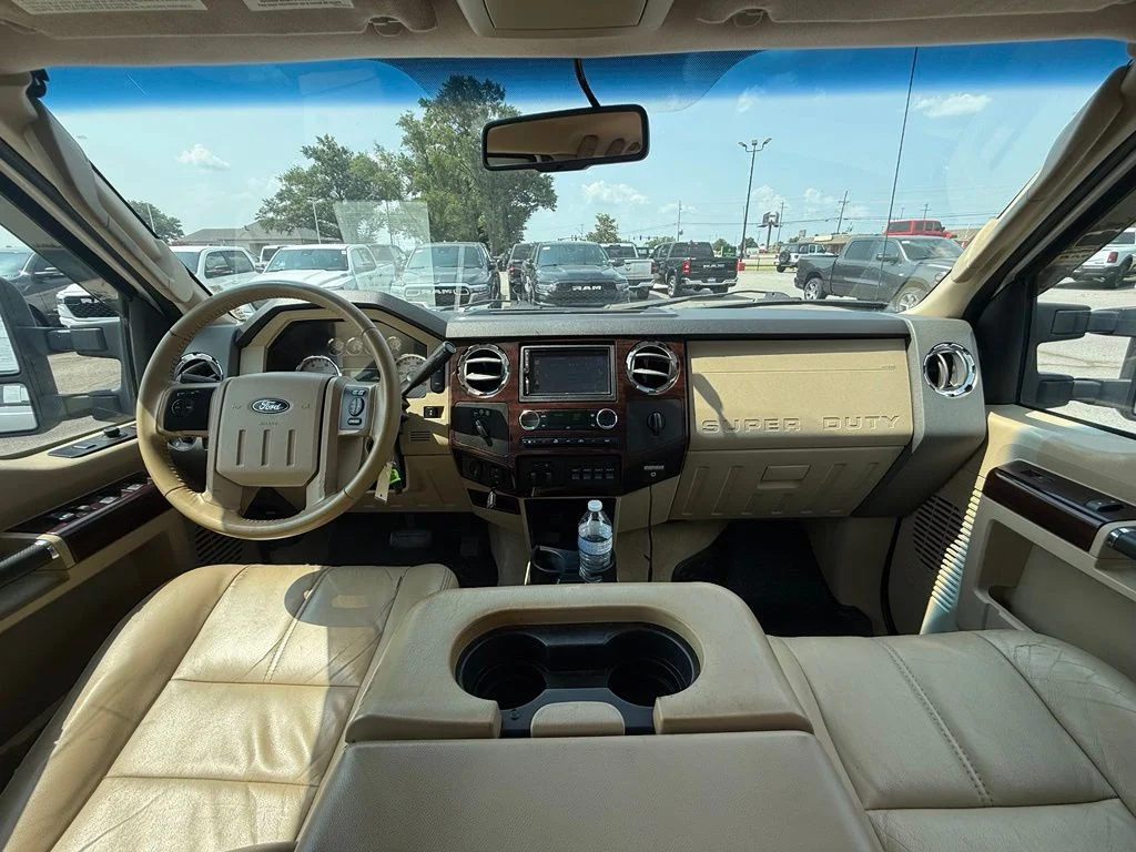 Used 2010  Ford  image 25