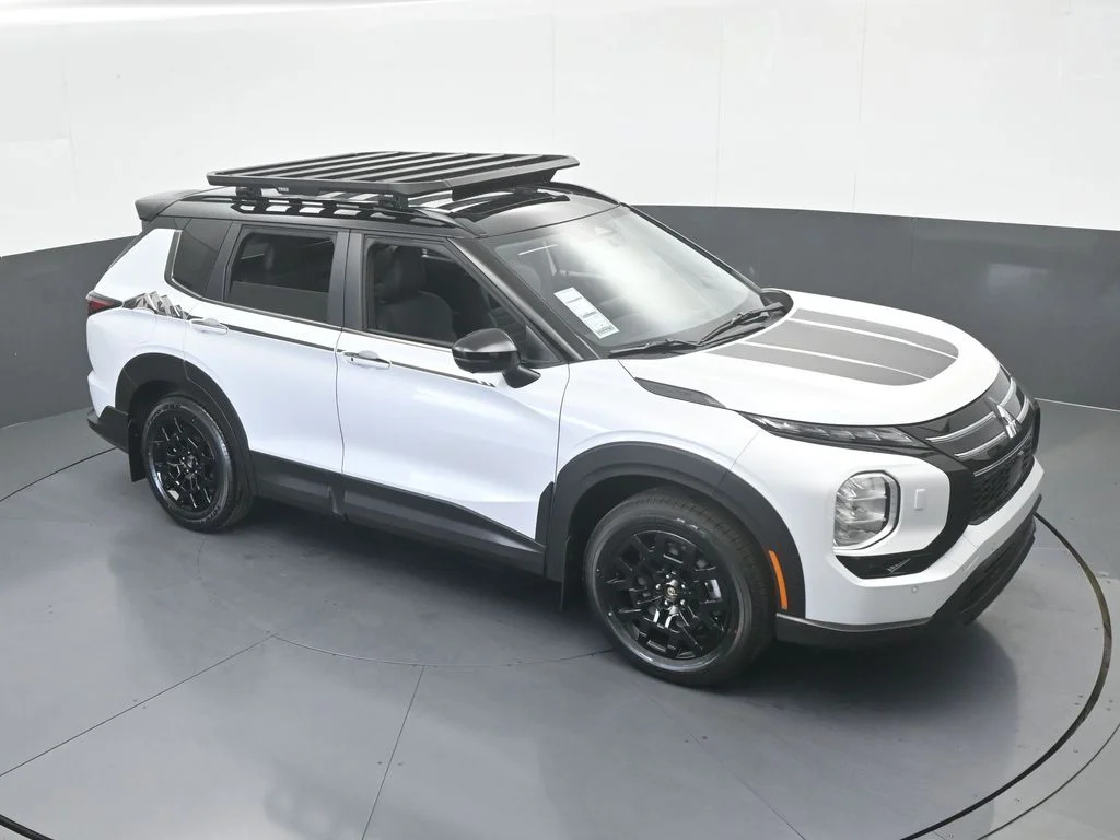 New 2026 White / Black Mitsubishi Trail Edition image 64