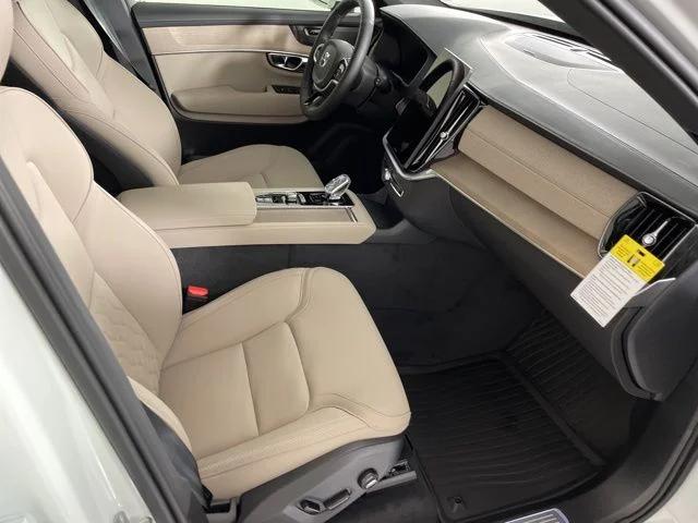 2026 Volvo XC90 Plus - Photo 46