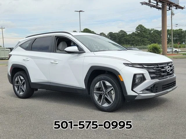 Used 2025 White Hyundai SEL image 5