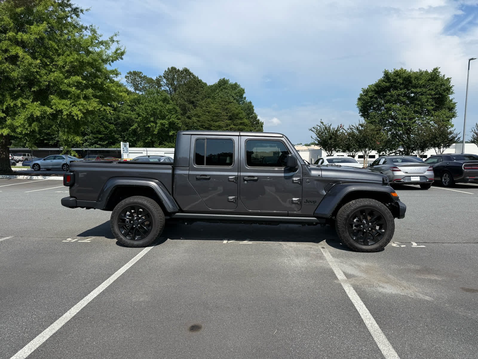 Used 2025 Granite Crystal Metallic Clearcoat Jeep Nighthawk image 6