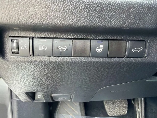 Used 2024 White Toyota XLE image 30