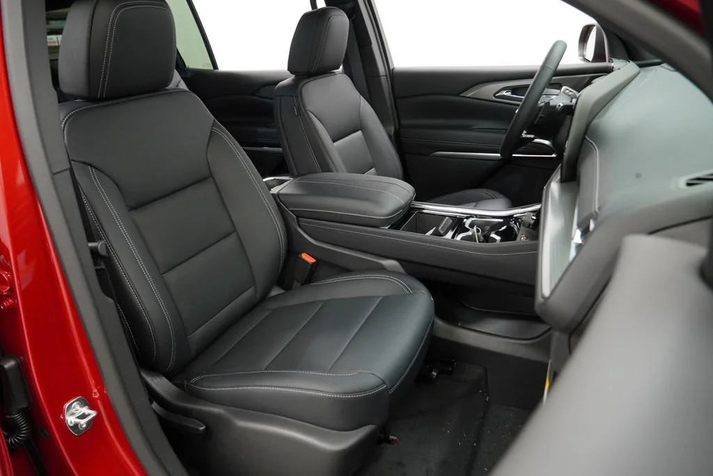 2027 Chevrolet Traverse LT - Photo 29
