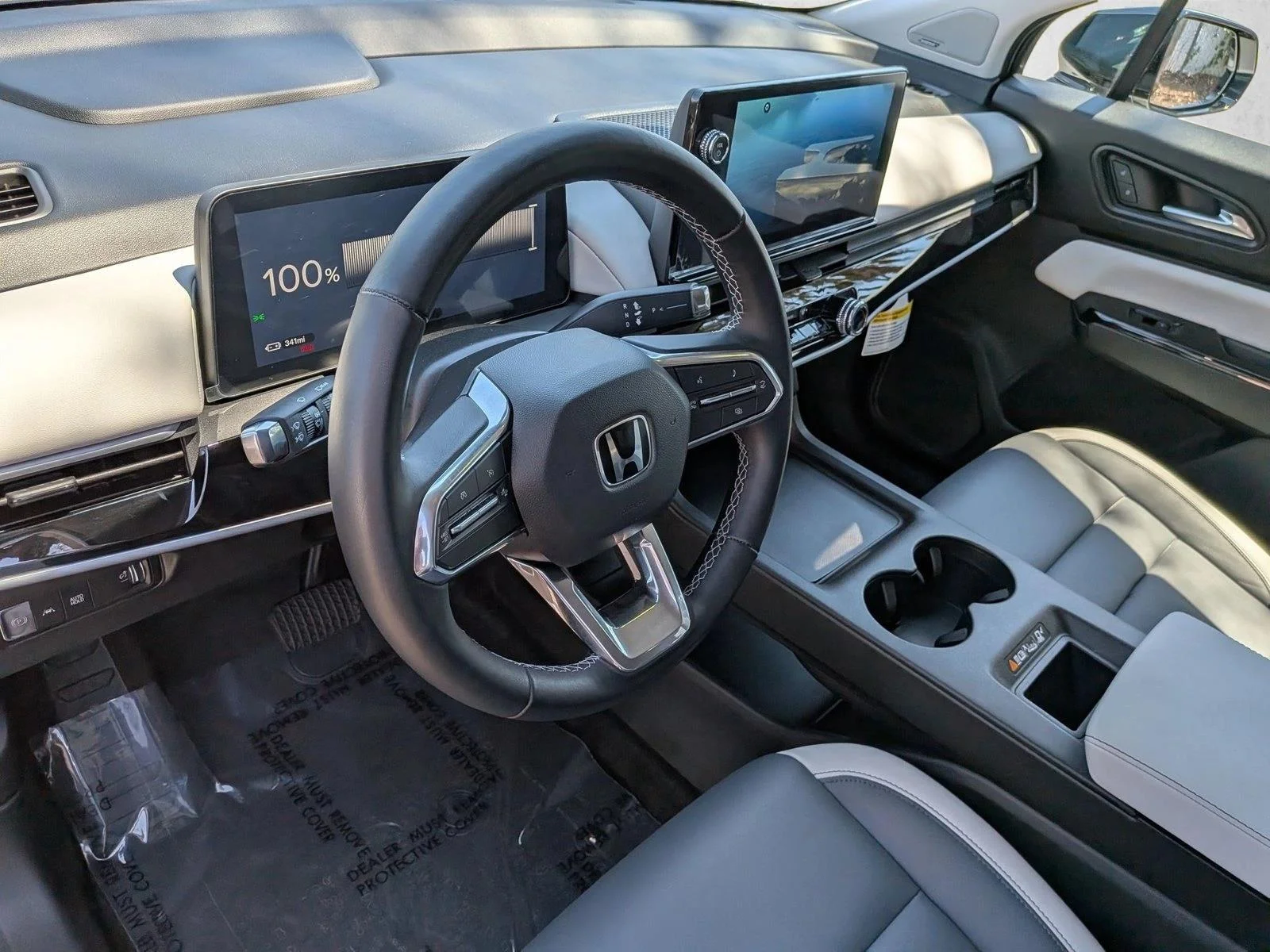 Used 2025 Snowfall Pearl Honda Touring image 10