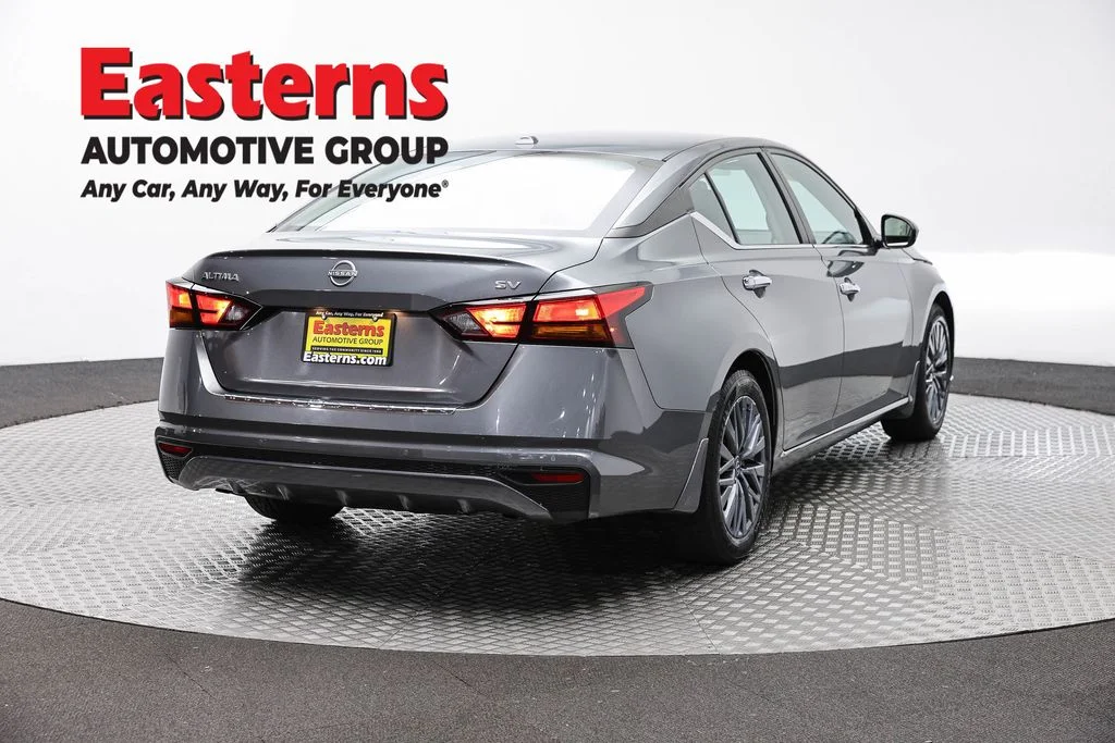 Used 2023 Gray Nissan 2.5 SV image 5