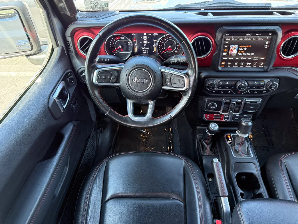 Used 2021  Jeep Unlimited Rubicon image 21