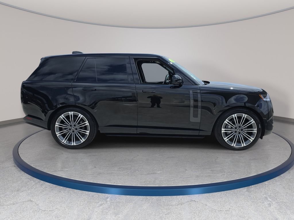Certified Used 2025 Black Land Rover SE image 4