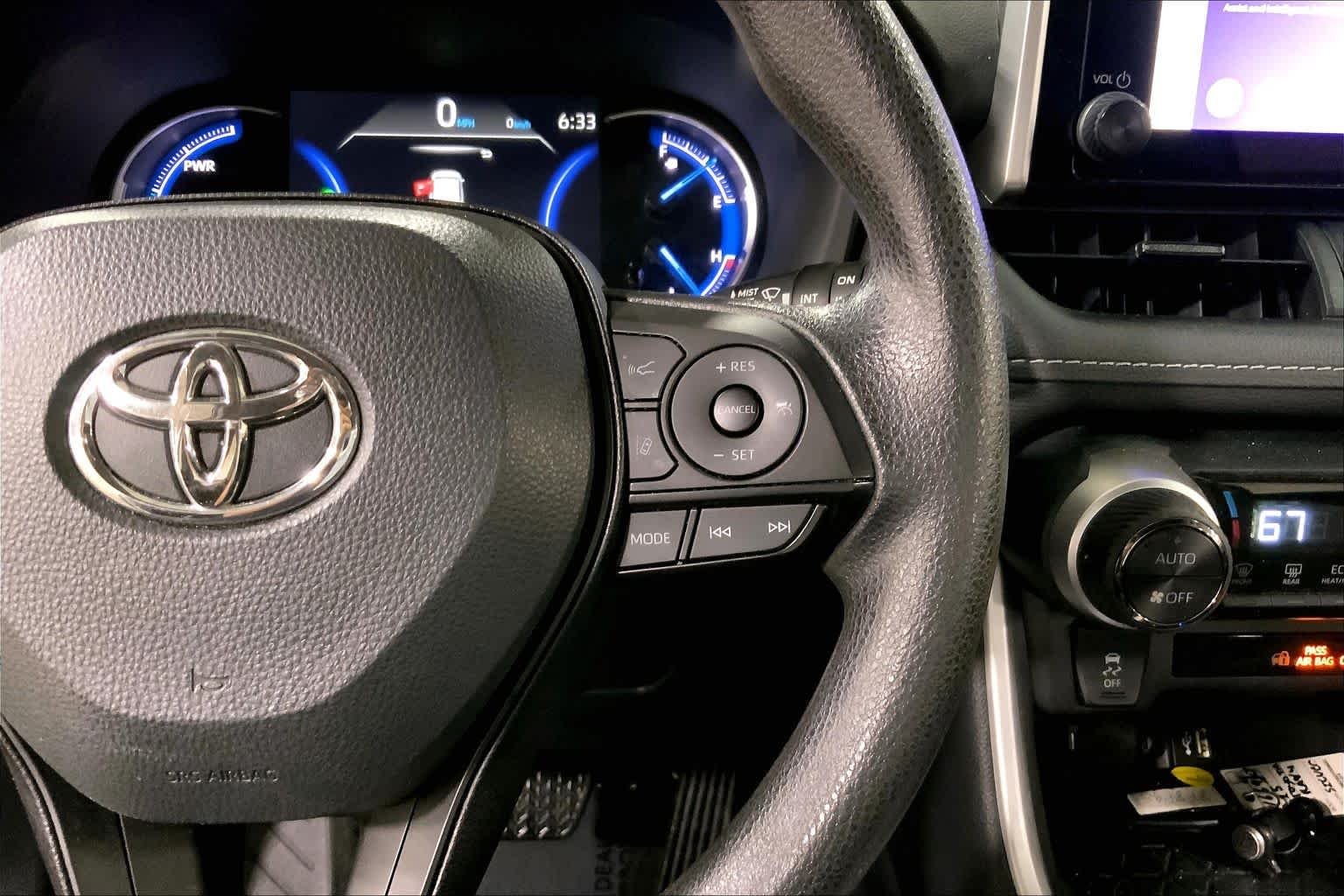 Used 2025 Silver Sky Metallic Toyota Hybrid XLE image 25
