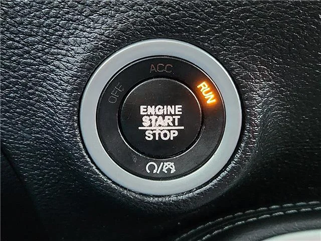Used 2020 Gold Dodge SXT Rear-wheel Drive image 14
