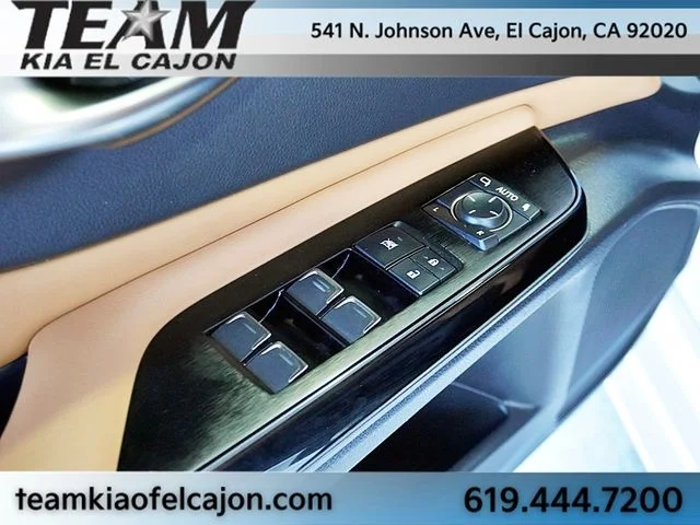 Used 2024 White Lexus 300h Ultra Luxury image 28