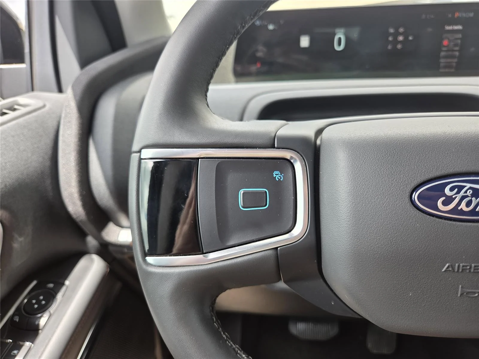 Used 2025 Agate Black Ford Active image 26