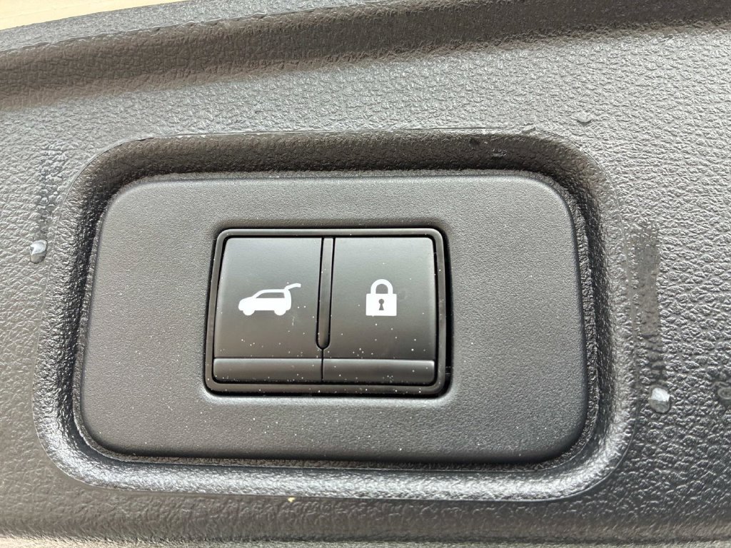 Used 2023 White Nissan SL image 14