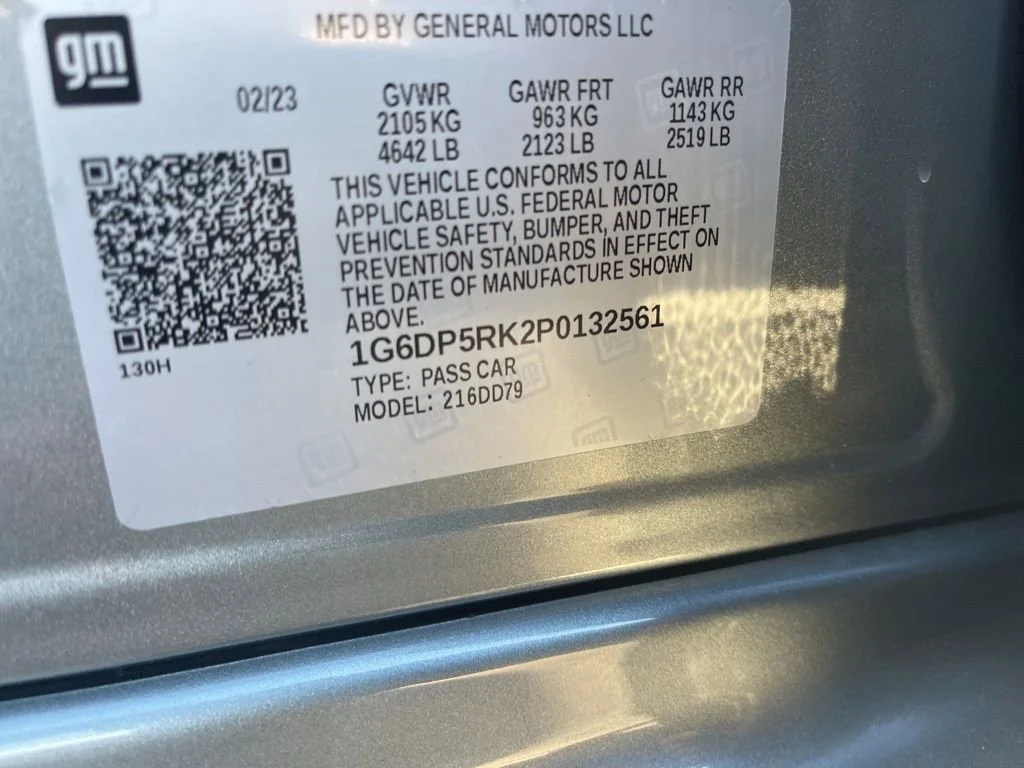 Used 2023 Argent Silver Metallic Cadillac Sport image 31