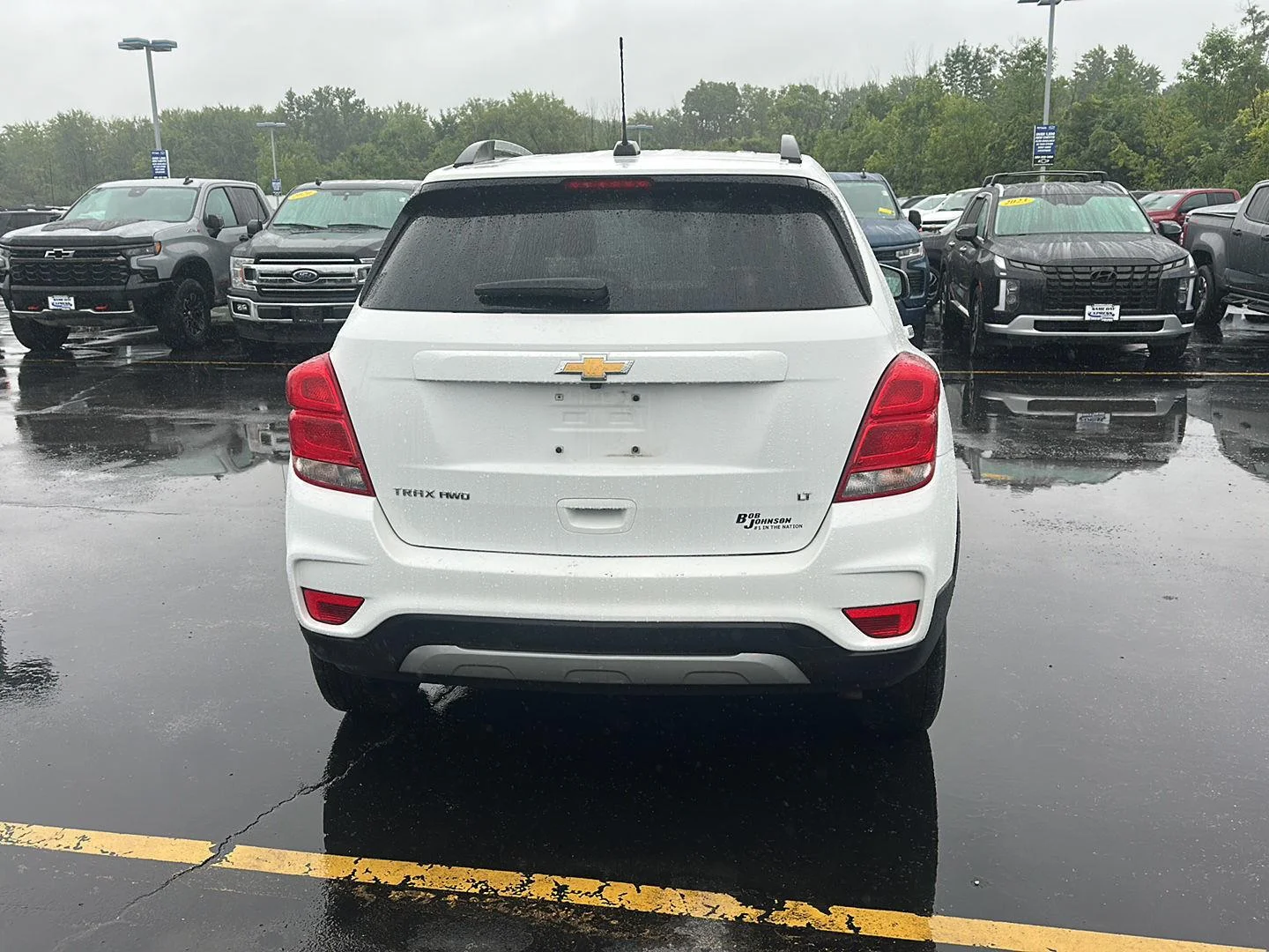 Used 2019 SUMMIT WHITE Chevrolet LT image 3