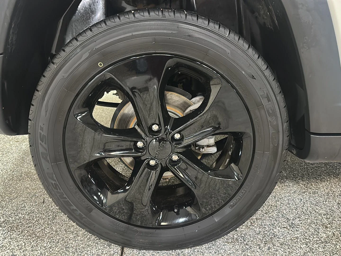 Used 2019 White Clearcoat Jeep Altitude image 13