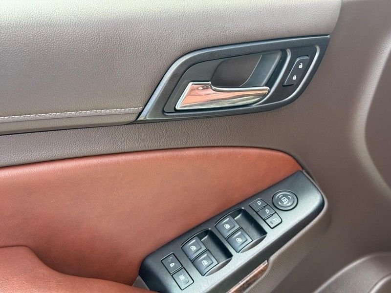 Used 2016 Pearl Chevrolet LTZ image 19