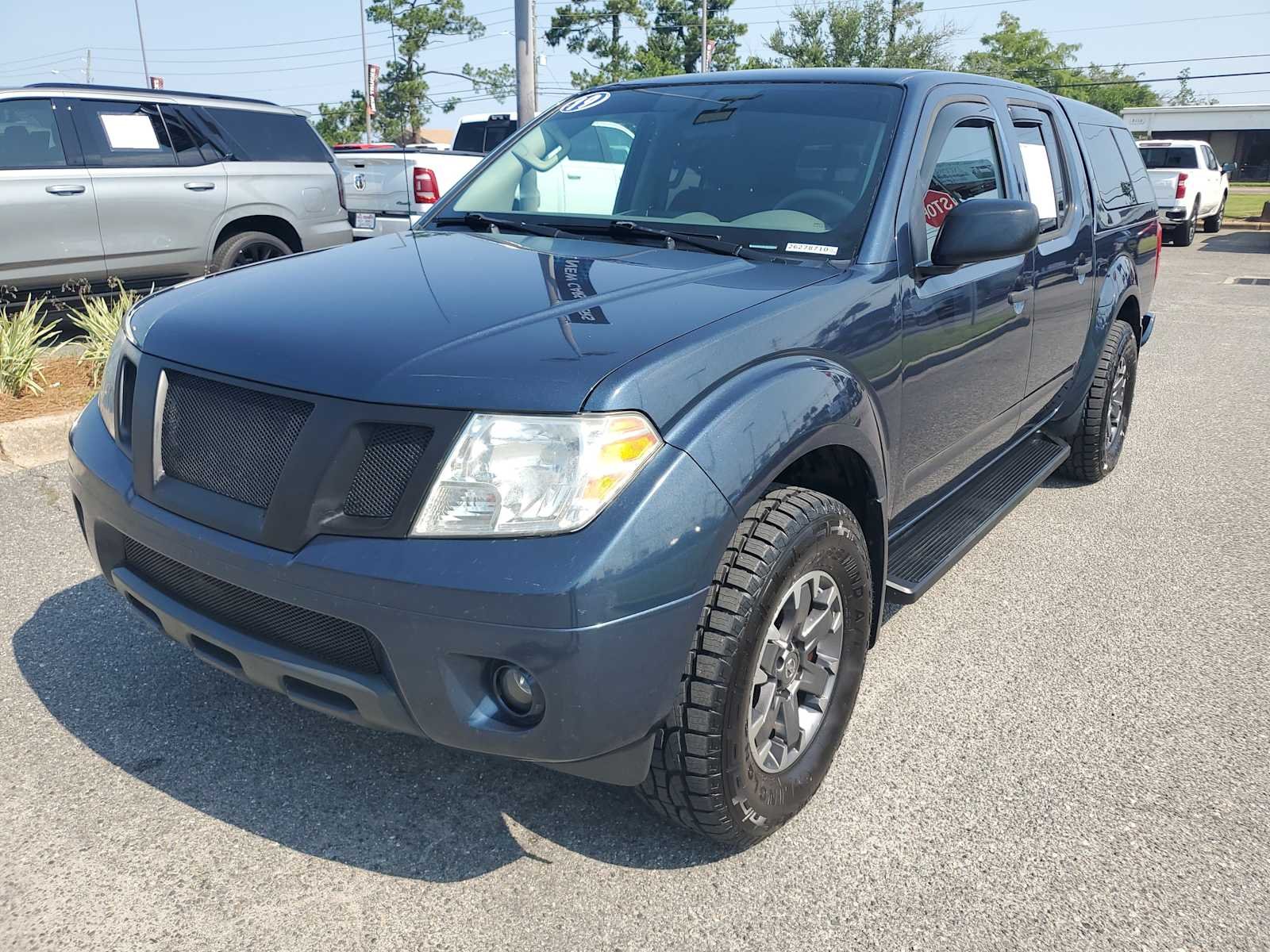 Used 2019  Nissan Desert Runner image 1